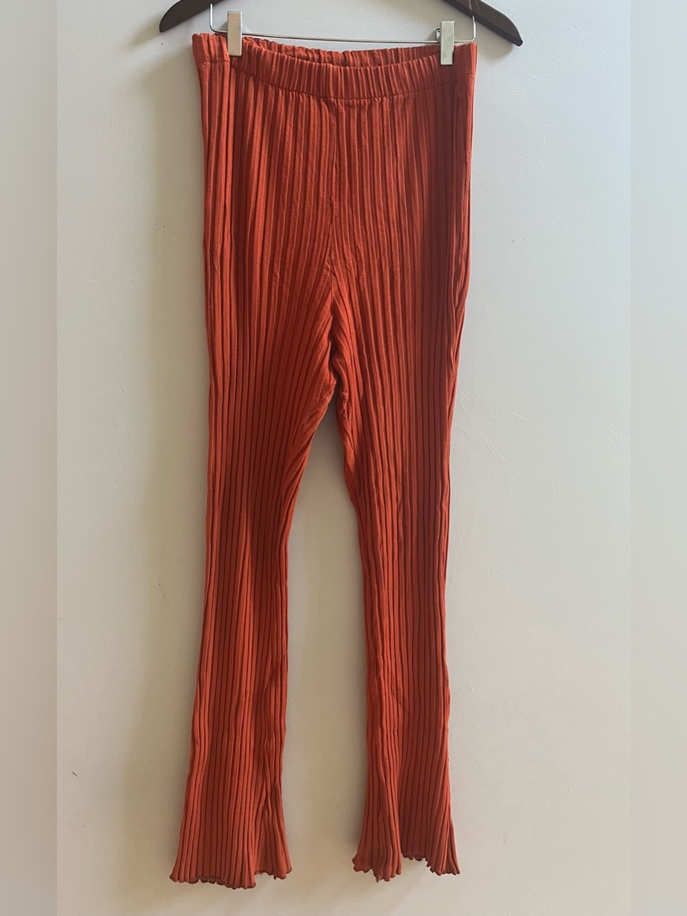 Simon Miller Rust Ribbed Knit Flared Leggings, size M